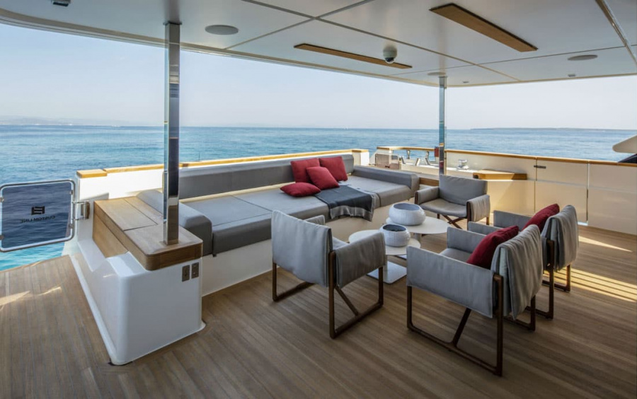 Custom Line Navetta 33